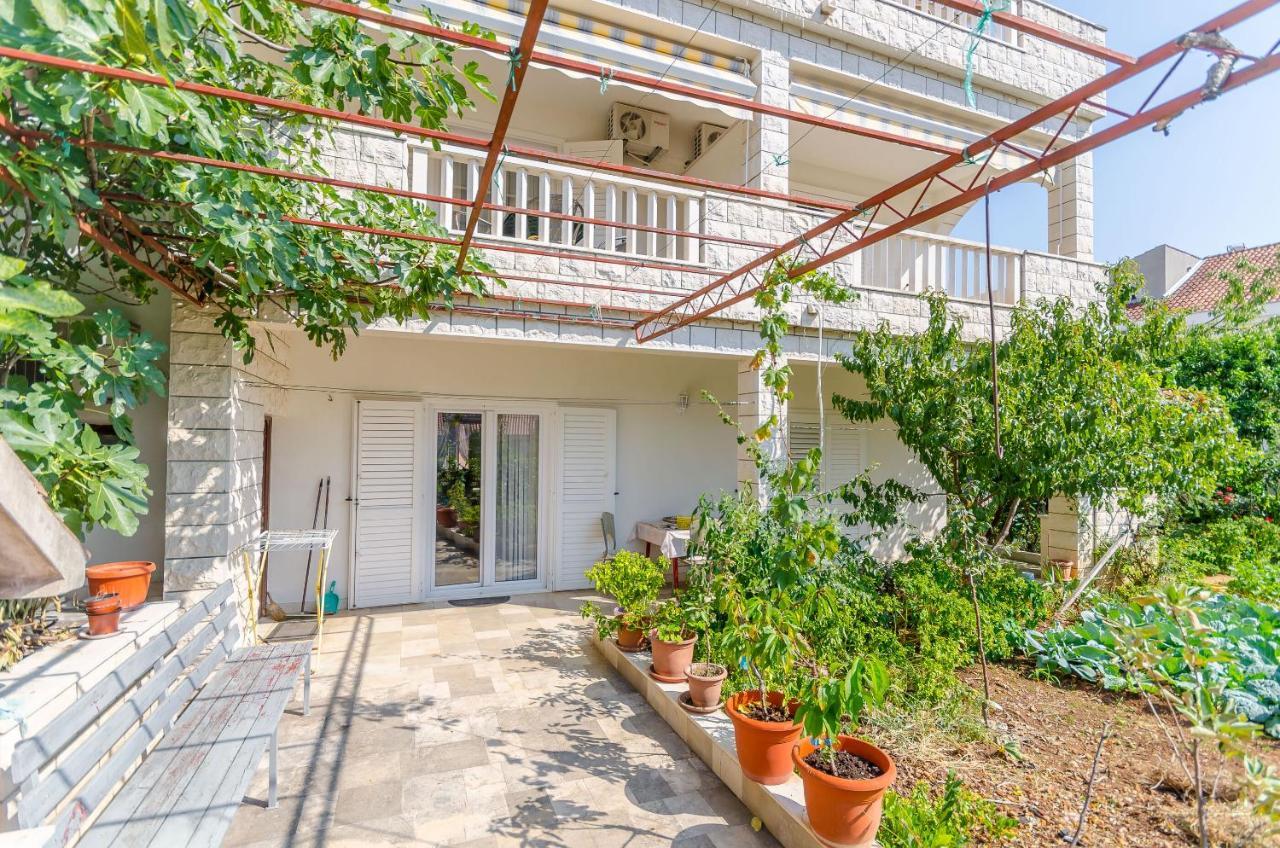 Apartments Tily 特罗吉尔 外观 照片